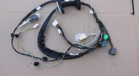 Isuzu D-Max Front door wiring loom/harness boot 8981594874