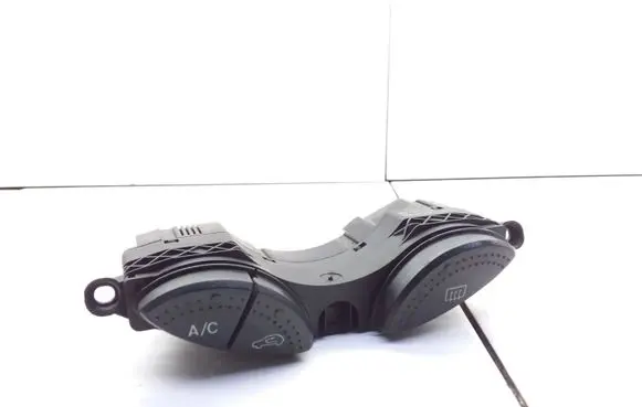 Ford Focus Windscreen/window heater switch YS4T19A945BA
