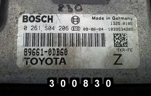 Toyota Yaris Engine control unit/module 0261S04206