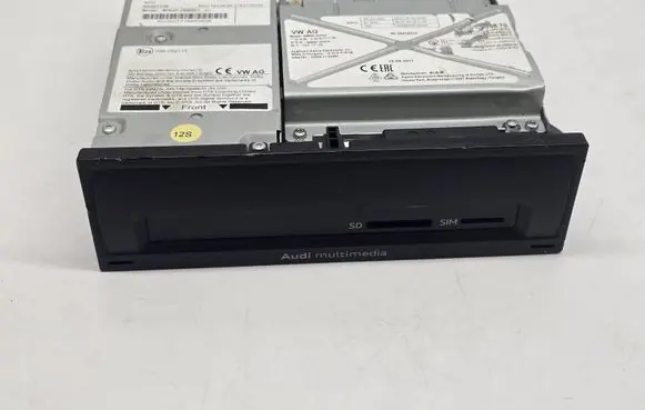 Audi Q3 F3 Navigation unit CD/DVD player 83A035063