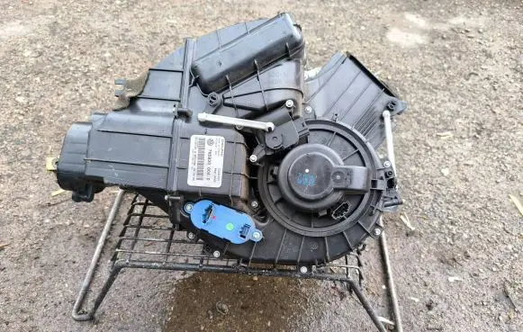 Volkswagen Multivan T5 Interior heater climate box assembly 7H5820004D 52495326 DB023388