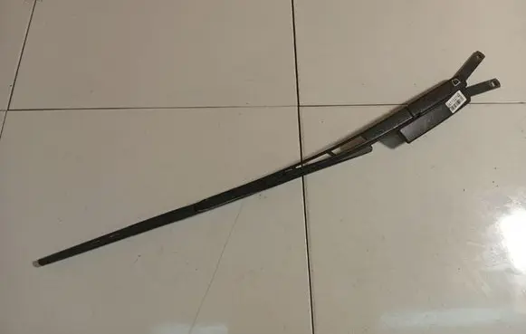 Audi Q7 4L Front wiper blade arm 178830
