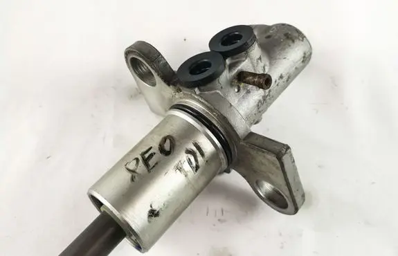 Audi A4 S4 B6 8E 8H Master brake cylinder 8E0611301E