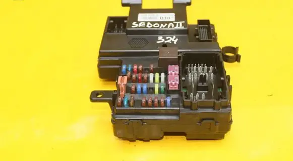 KIA Carnival Fuse box set