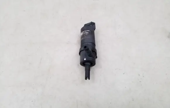 Opel Zafira B Headlight washer pump 90508709