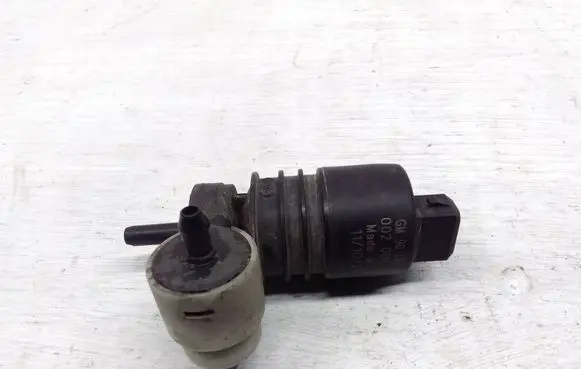 Opel Zafira B Windscreen/windshield washer pump 90585762