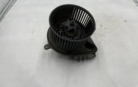 Mercedes-Benz Sprinter W901 W902 W903 W904 Air conditioning (A/C) radiator (interior) 663329W