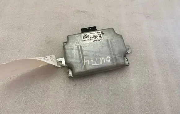 Mitsubishi Outlander Voltage converter/converter module 8638A053