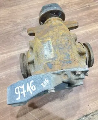 BMW 3 E90 E91 Rear differential 7572804