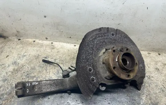 BMW X5 E70 Front wheel hub
