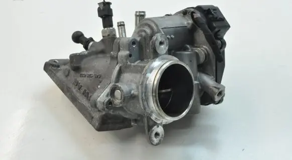 Volkswagen Golf VII EGR valve 04L128063N