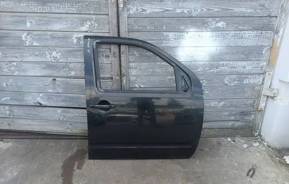Nissan Pathfinder R51 Front door