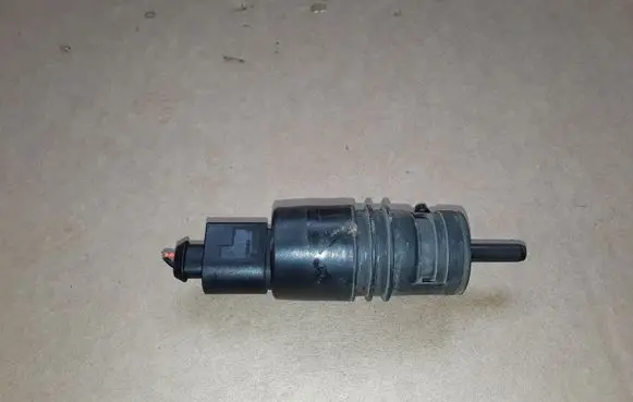 Opel Antara Windscreen/windshield washer pump 13250356 3240115