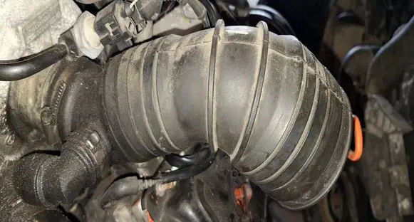 Audi A6 S6 C5 4B Air intake hose/pipe 