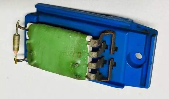 Ford Focus Heater blower motor/fan resistor XS4H18B647BA