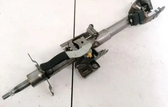 Mazda 626 Steering wheel axle