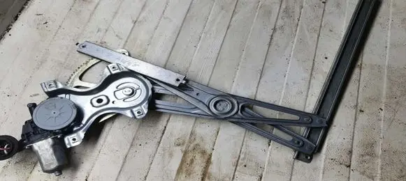 Toyota Auris 150 Front door window regulator with motor 857200D120 973581100