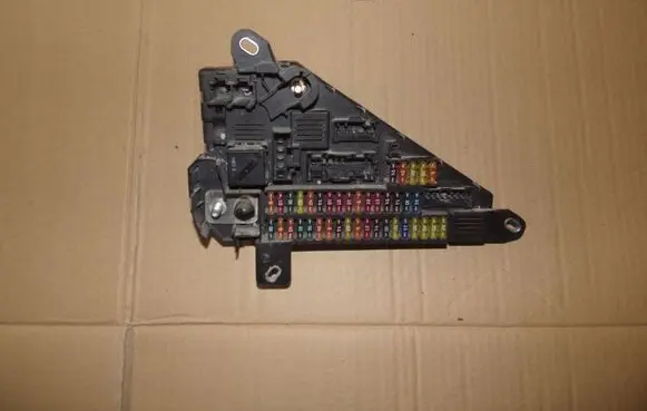 BMW 5 E60 E61 Fuse module