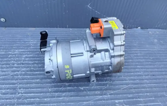KIA Sportage Air conditioning (A/C) compressor (pump) 977E1CZ100