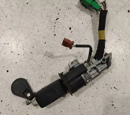 Peugeot 607 Ignition lock 9654570280 N0502334