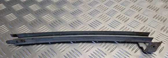 Nissan King Cab, Navara Front door windshield rail 