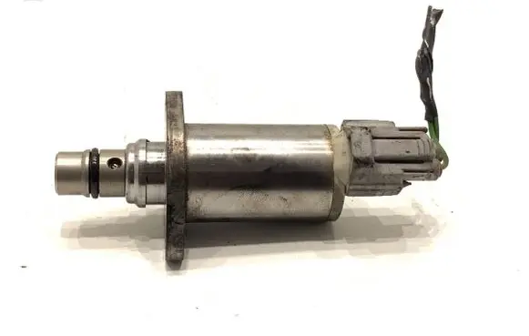Toyota Avensis T250 Fuel pressure regulator