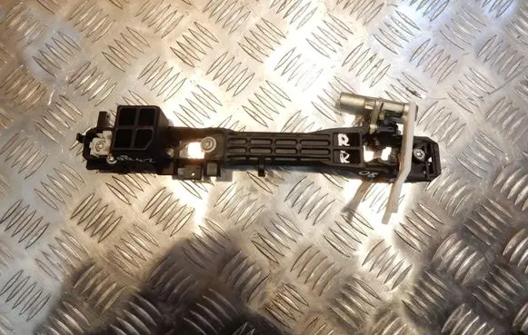 Rear door exterior handle/bracket