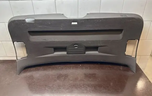 Volkswagen Touareg II Tailgate trim 7P6867601A