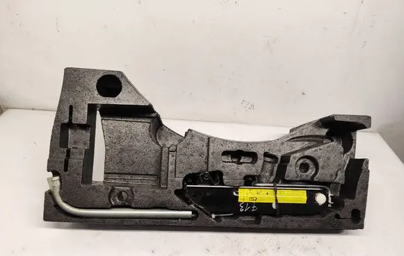 Volkswagen PASSAT B7 Tool box 3C5012115D 3C0011031B