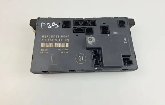 Mercedes-Benz E W211 Door control unit/module 2118707326 A2118707326