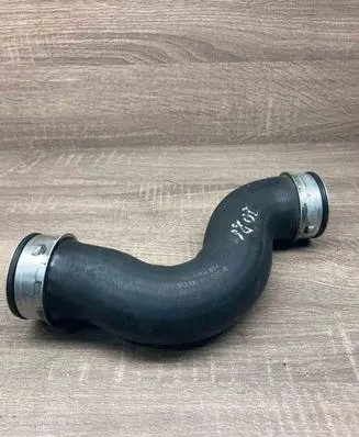 Volkswagen PASSAT B6 Intercooler hose/pipe 3C0145832