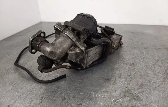 BMW 3 F30 F35 F31 EGR valve 8476993