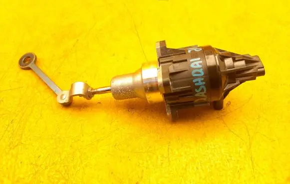 Nissan Qashqai J12 Turbo charger electric actuator 4933118020