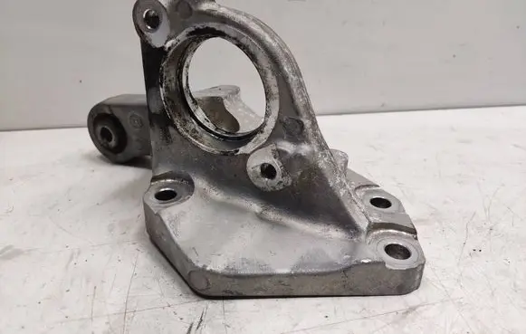 Citroen DS7 Crossback Driveshaft support bearing bracket 9810139080