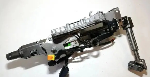 Volkswagen Golf V Steering wheel axle 1k2971616