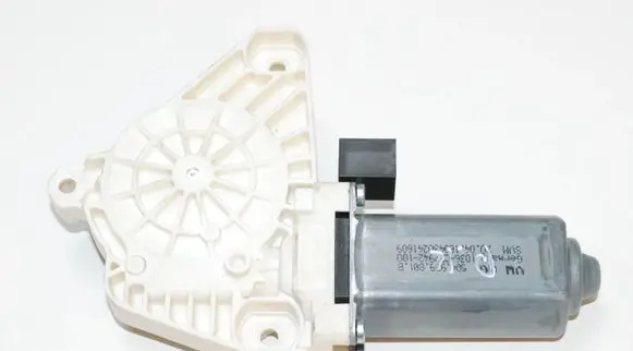 Volkswagen Golf VII Front door window regulator motor 5Q4959801B