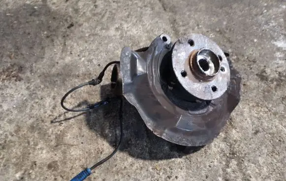 Mini One - Cooper Coupe R56 Front wheel hub