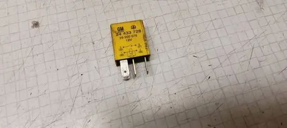 Opel Zafira A Other relay 24433728