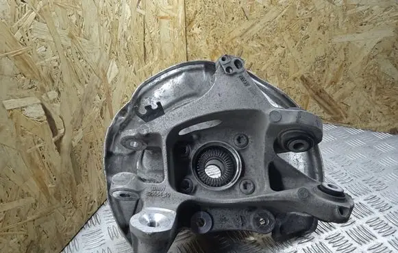 BMW 5 G30 G31 Rear wheel hub 6867270 62165410