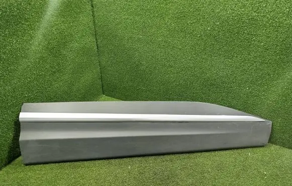 KIA Sportage Front door trim (molding) 87722R2000