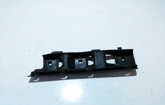 Volkswagen PASSAT B6 Front bumper mounting bracket 3c0807183