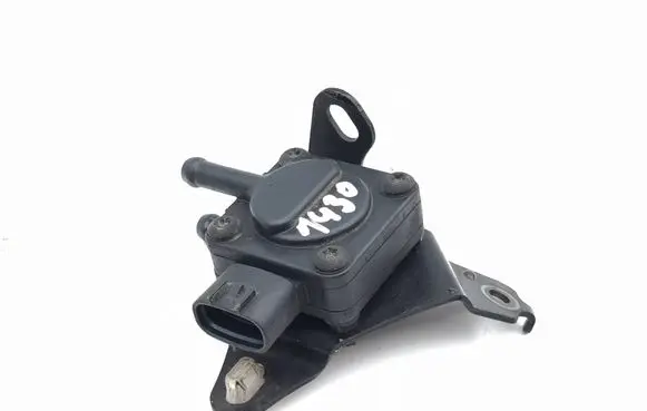 Lexus IS 220D-250-350 Vacuum valve 8948053010 1110 2K01