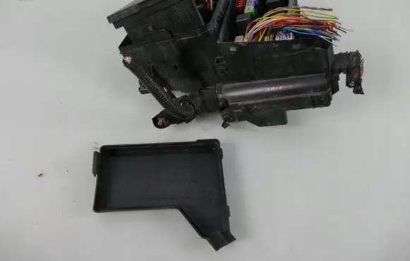 Nissan Qashqai Fuse module 24383BB50A
