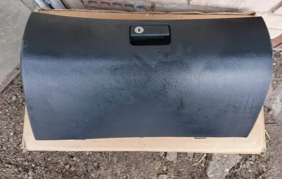Toyota Avensis T250 Glove box 5565005080 33127M