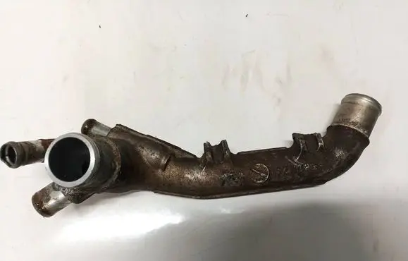 Suzuki Grand Vitara II Engine coolant pipe/hose SZM0831