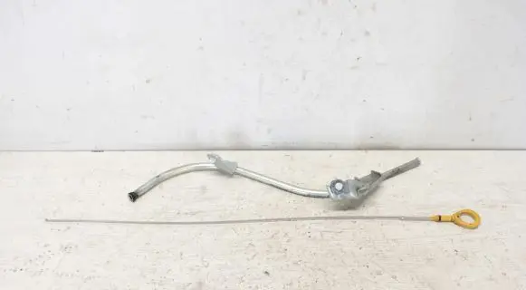 Toyota C-HR I Oil level dip stick 