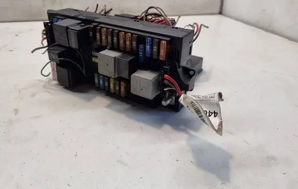 Mercedes-Benz CLS C219 Fuse module 2115459001 00403133A620 A620892300113