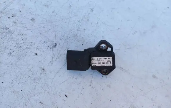 Audi A4 S4 B8 8K Air pressure sensor 038906051C 0281002401