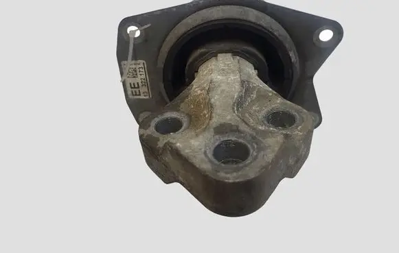 Opel Insignia A Engine mount bracket 13322173