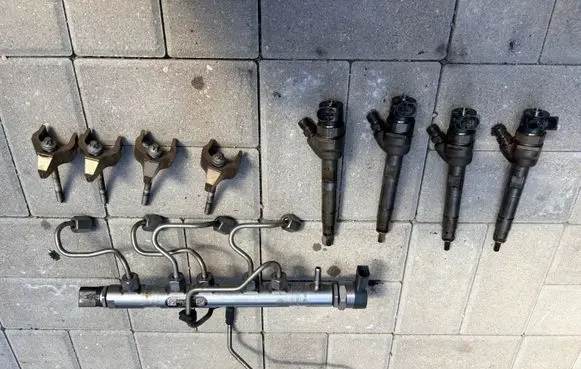 BMW 5 F10 F11 Fuel injector 7810702